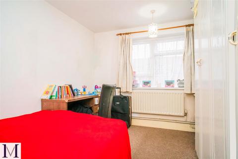 undefined, Staines Road, Hounslow TW4