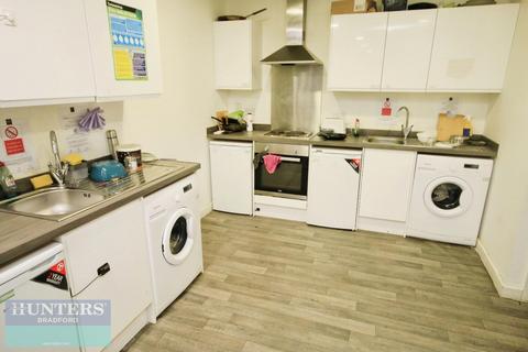 1 bedroom in a house share to rent, Colonnade House, Sunbridge Road, Bradford, West Yorkshire, BD1
