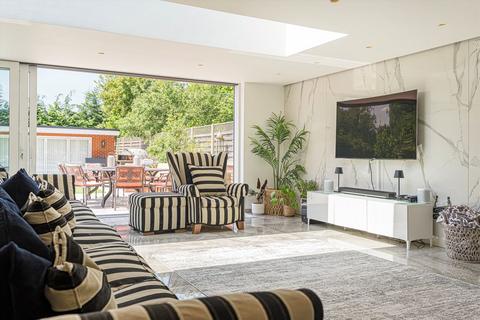 undefined, The Avenue, Sunbury-On-Thames TW16