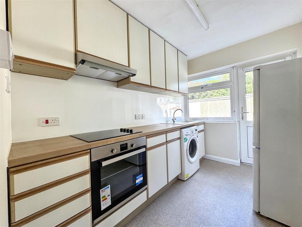 Kitchen 1.jpg