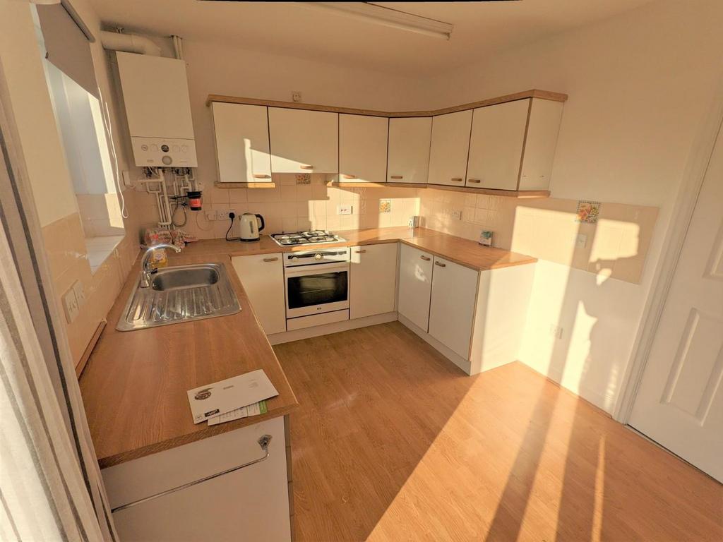 Kitchen (2).jpg