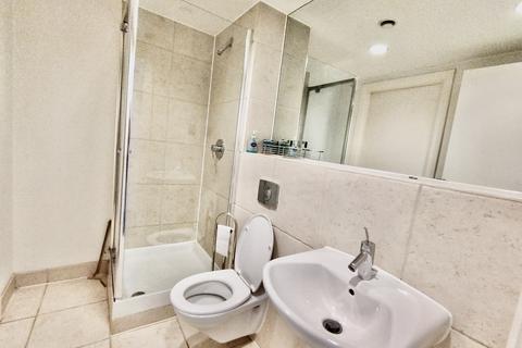 2 bedroom apartment to rent, West Point, Wellington Street, Leeds, LS1