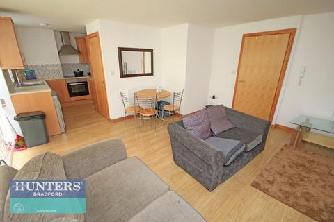 2 bedroom flat to rent, Sunbridge Road, Bradford, West Yorkshire, BD1 2HB