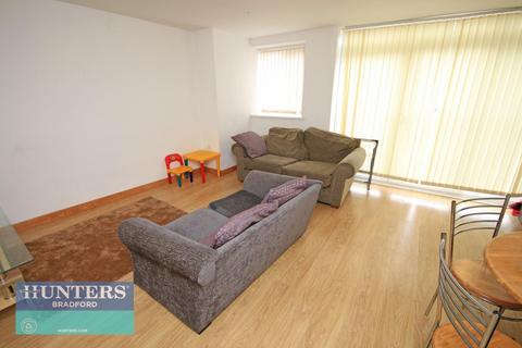 2 bedroom flat to rent, Sunbridge Road, Bradford, West Yorkshire, BD1 2HB