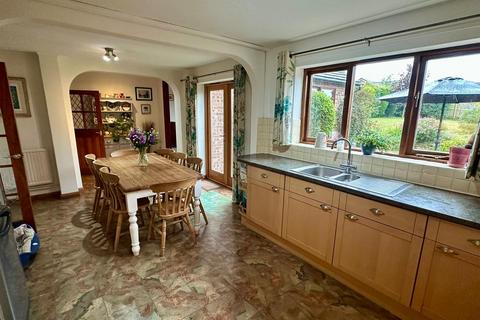 10 Vine Tree Close, Withington, Hereford, HR1 3QW