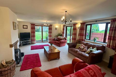 10 Vine Tree Close, Withington, Hereford, HR1 3QW