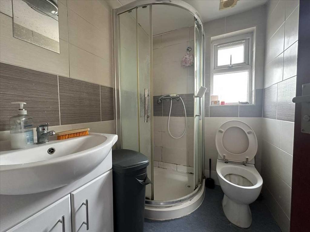 En-Suite Bathroom