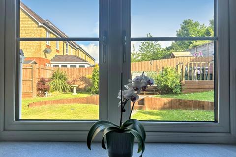 6 Vesta Close, Blunsdon, Swindon, SN26 8AJ