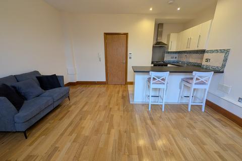 1 bedroom flat to rent, Queens Parade, Green Lanes, London, N8