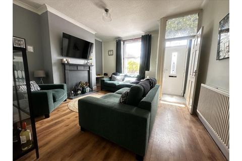 2 bedroom terraced house to rent, Etherstone Street, leigh