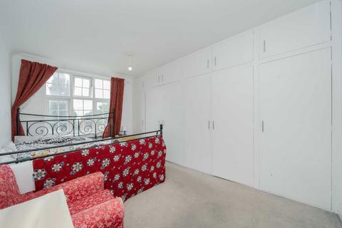 2 bedroom flat for sale, Quadrant Close, Hendon NW4