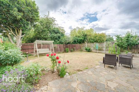 8 Campion Way, Witham, CM8 2XD
