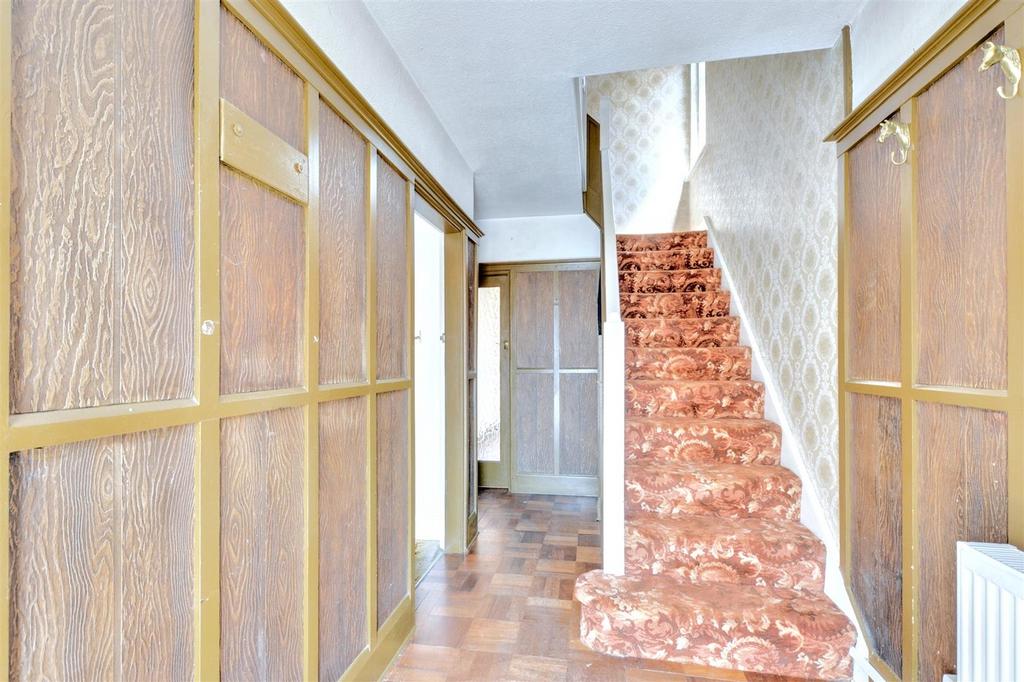 Hallway 1.jpeg