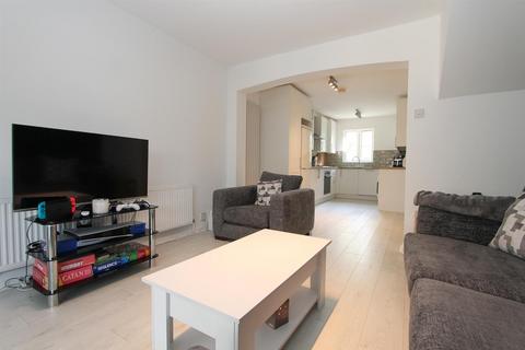 32 Caraway Place, Wallington, SM6 7AG