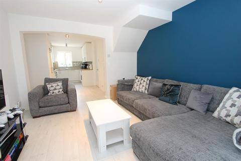 32 Caraway Place, Wallington, SM6 7AG