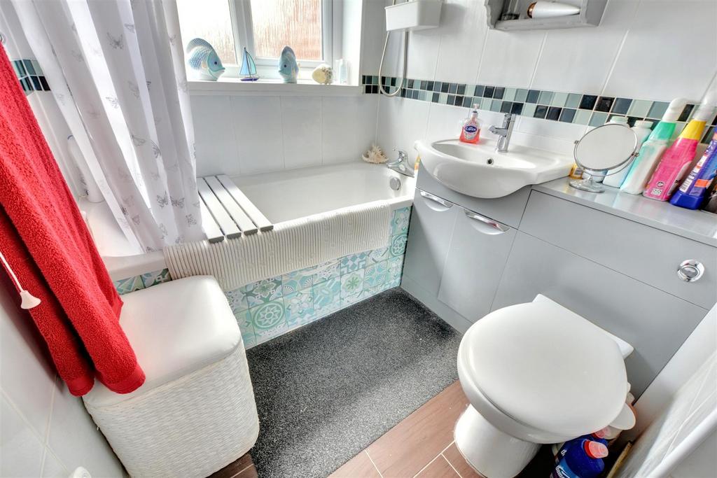 Bathroom 1.jpeg
