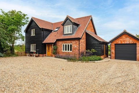 1 Manor Farm Bungalow Diss Road, Tibenham, Norwich, NR16 1QF