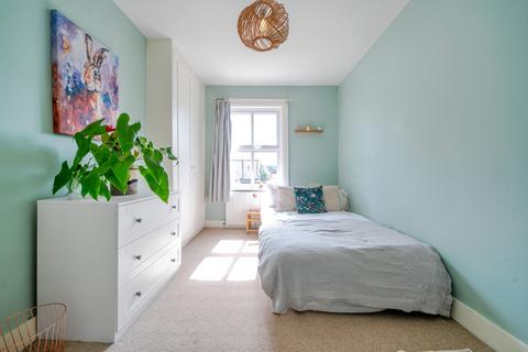 4 Gunton Road, London, SW17 9EL