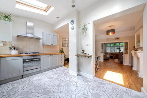 4 Gunton Road, London, SW17 9EL