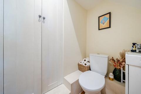 4 Gunton Road, London, SW17 9EL