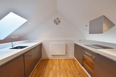 2 bedroom house to rent, Laburnum Street, Salford