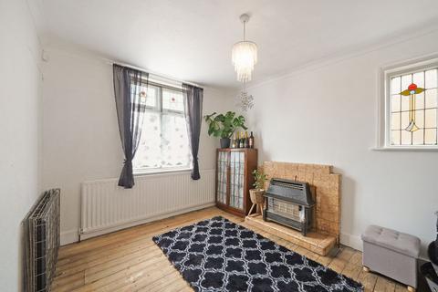 4 bedroom bungalow for sale, Ilford IG3
