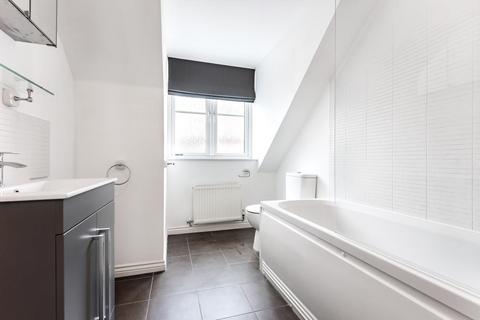 10 Fallows Road, Padworth, Reading, RG7 4GX