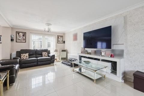 undefined, The Close, Iver SL0