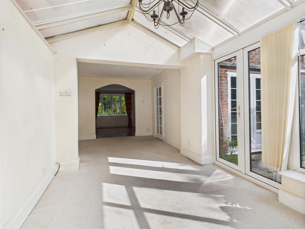 Conservatory/Dining Room