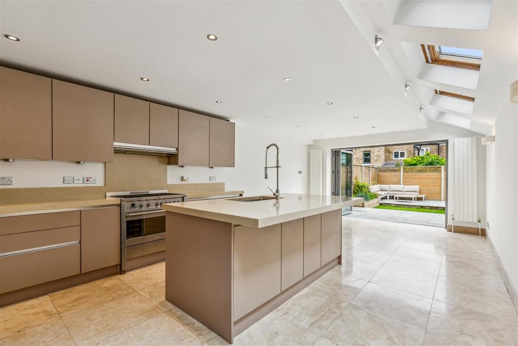 Fraser Street, W4 - FOR SALE