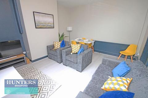 2 bedroom terraced house to rent, Bellshaw Street Bradford, West Yorkshire, BD8