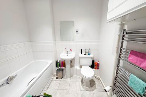 2 bedroom flat to rent, Kingfisher Meadow, Maidstone