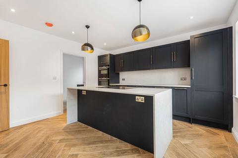 4 bedroom semi-detached house for sale, The Street, takeley CM22