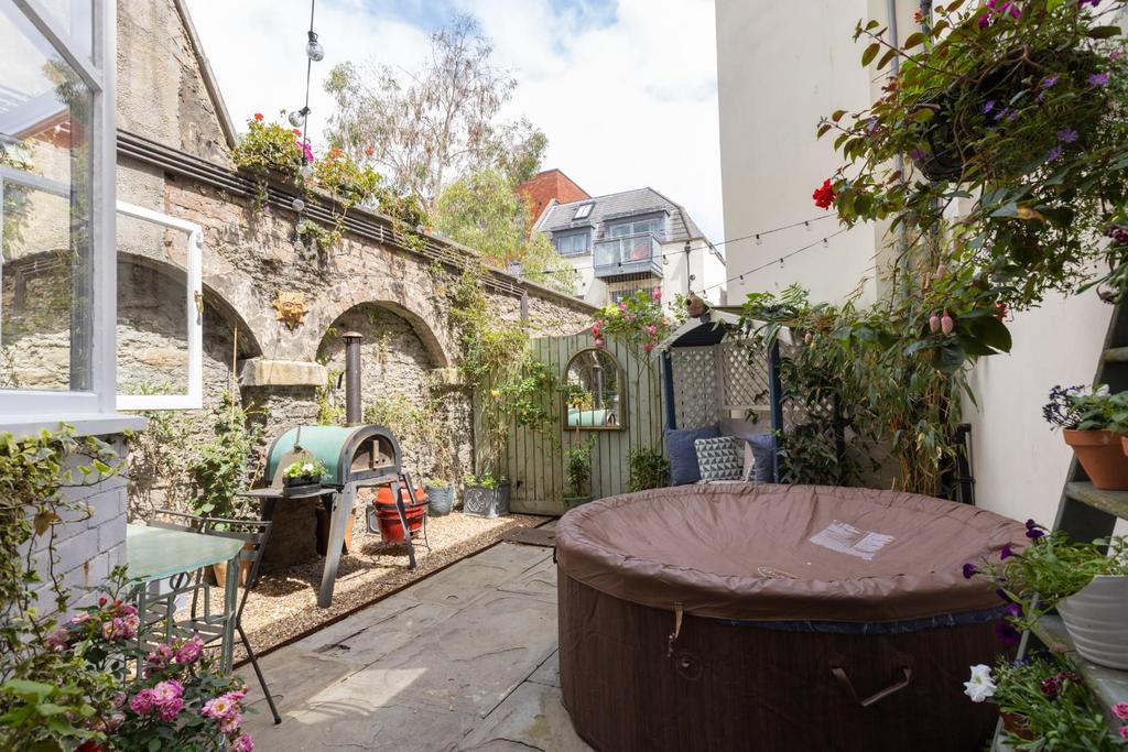 Flat 2 pembroke-7 brunswick sq-9.jpg