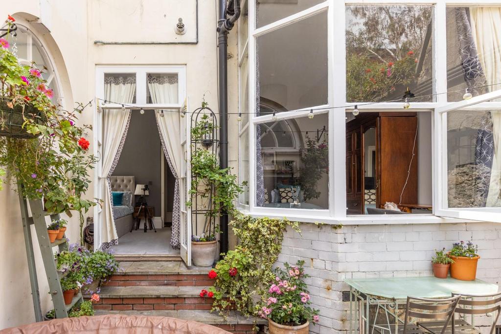 Flat 2 pembroke-7 brunswick sq-10.jpg