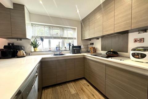 9 Vantage Meadow, Northampton, NN3 5EJ