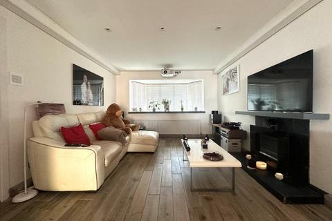 9 Vantage Meadow, Northampton, NN3 5EJ