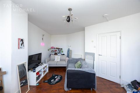 2 bedroom flat to rent, Terminus Road, Brighton
