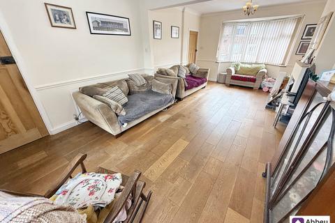 3 bedroom terraced house for sale, Burnham Drive, Leicester, LE4