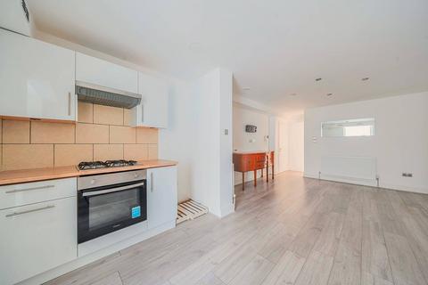 3 bedroom flat for sale, Englewood Road, Clapham South, London, SW12