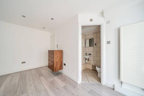 3 bedroom flat for sale, Englewood Road, Clapham South, London, SW12