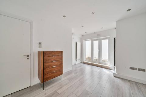 Englewood Road, Clapham South, London, SW12