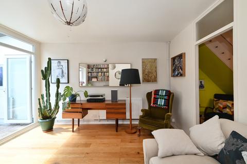 30 Stepney Green, London, E1 3JJ