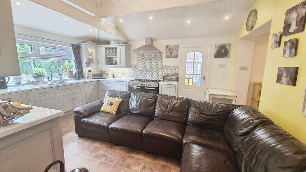Kitchen/family room