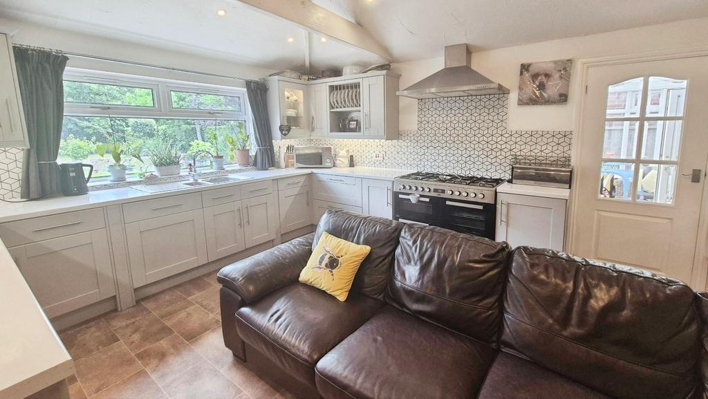Kitchen/family room