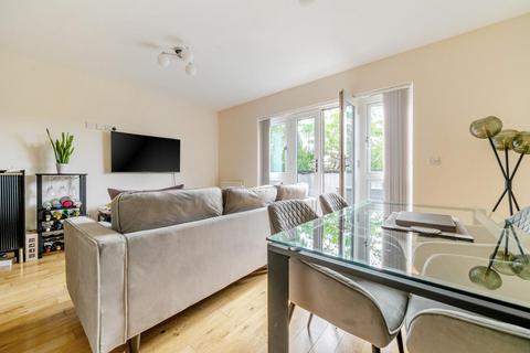 2 bedroom flat for sale, Holders Hill Road, Mill Hill East