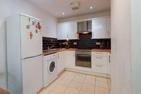 25c Finlay Drive, Glasgow, G31 2BD