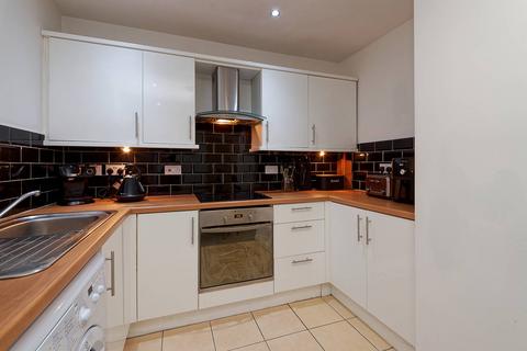 25c Finlay Drive, Glasgow, G31 2BD