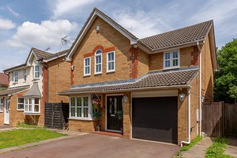 6 Toronto Drive, Smallfield, Horley, RH6 9RB