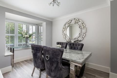 6 Toronto Drive, Smallfield, Horley, RH6 9RB